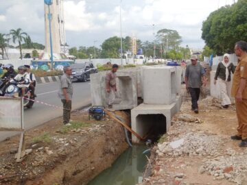 Proyek Rp5,5 Miliar Penataan Etalase Kota Martapura Molor, Kadis PUPRP Turun Tangan