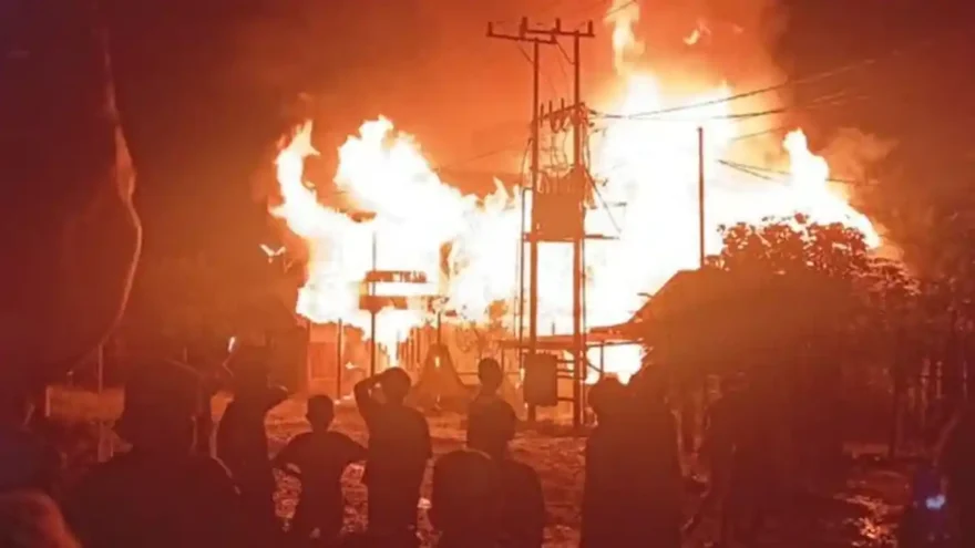 Desa Gelap, Api Menggila Kebakaran Hanguskan Puluhan Rumah di Geronggang