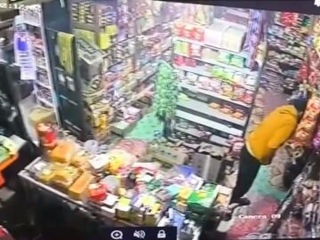 Toko Sembako di Astambul Dibobol, Pelaku Terekam Jelas CCTV, Uang Rp1,5 Juta Raib