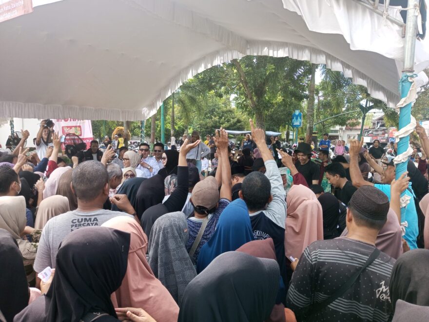 Ribuan Warga Serbu Pasar Murah HUT ke-18 Partai Gerindra di Martapura, Paket Sembako Nyaris 10 Ribu!