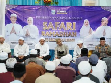 Safari Ramadan di Mataraman, Bupati Banjar Serahkan Bantuan Rp 50 Juta untuk Masjid dan Warga Lansia