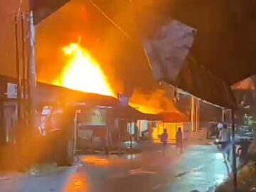 Kebakaran Dini Hari di Gambut, Rumah Warga Malintang Hangus Dilalap Api