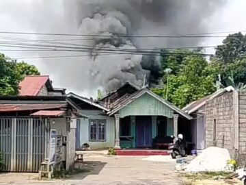 Asap Pekat Selimuti Bangkal Cempaka, Rumah Warga Ludes Dilalap Api