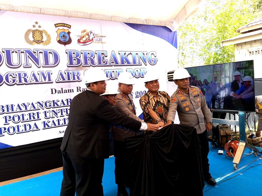 Kapolda Kalsel Resmikan Sumur Bor di Astambul, Warga Desa Limamar Kini Punya Akses Air Bersih