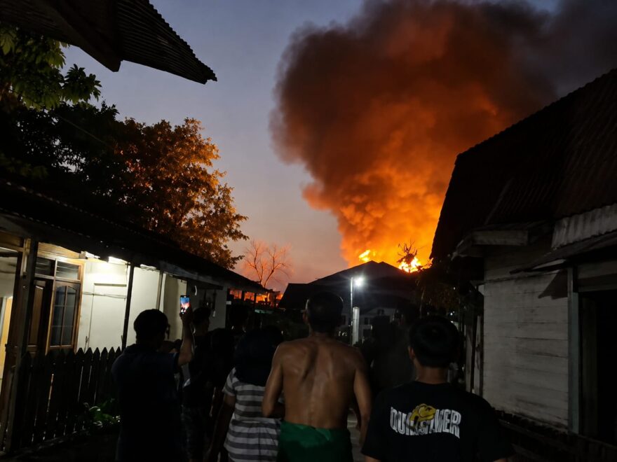 Permukiman Padat Kelayan A Dilalap Api, Puluhan Armada Damkar Berpacu Cegah Kebakaran Meluas