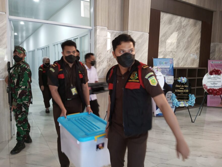 Kejari Banjar Geledah Dinkes 7 Jam, 48 Dokumen dan Barang Bukti Elektronik Diamankan