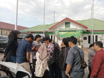 Janji Keterangan Resmi Kejari Banjar Dinanti, Puluhan Wartawan Datangi Kantor Kejari