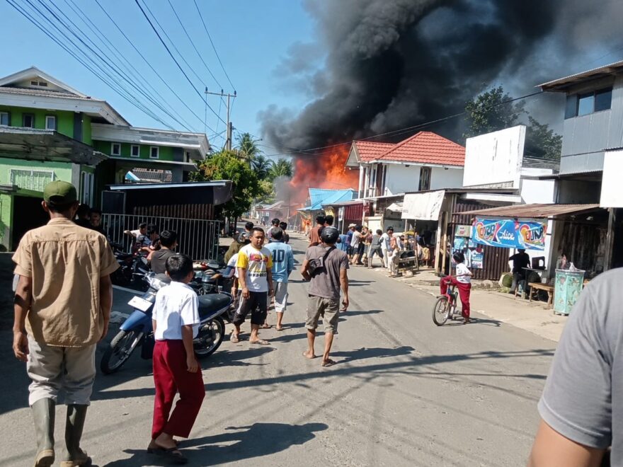 Amukan Api di Desa Gadung Keramat, Satu Rumah Ludes, Dua Bangunan Lain Rusak