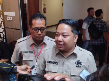 Karhutla Mengganas, Relawan Tetap Bergerak: Rofiqi Ungkap Operasional dari Kantong Sendiri