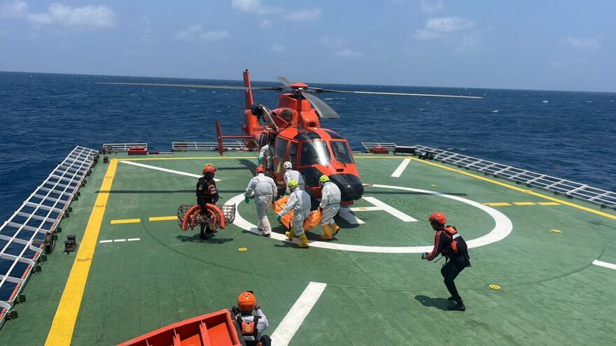 Satu per Satu Ditemukan, 3 Jasad Kembali Diangkat dari Bangkai KM Virgo Transport 8