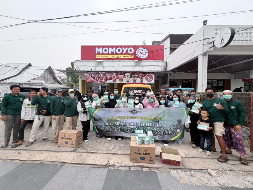 Karhutla Banjar Bakar 6.301 Hektare, Al-Irsyad Al-Islamiyyah Bagikan 6.000 Masker untuk Warga